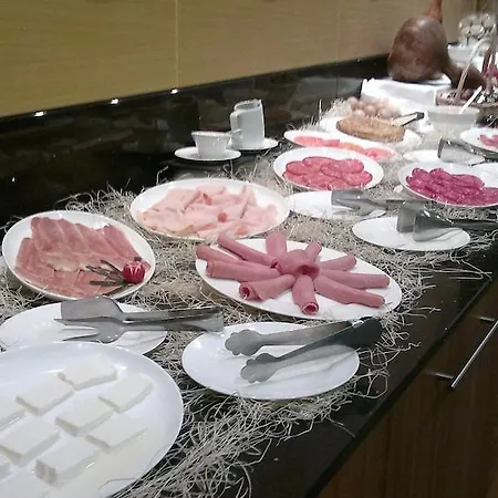 Hotel Ciudad De 4*