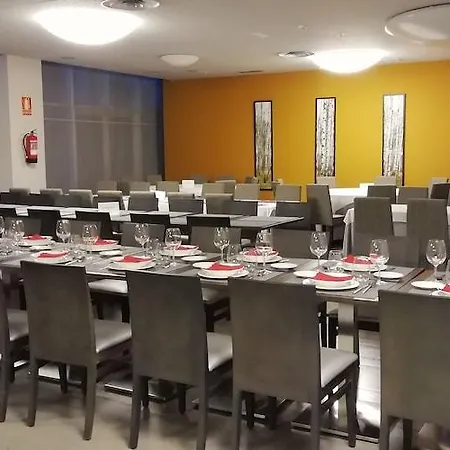 Ciudad De Ponferrada, Ascend Collection 4*