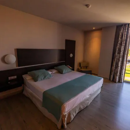 Hotel Ciudad De 4*