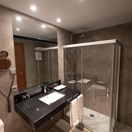 Ciudad De Ponferrada, Ascend Collection 4*
