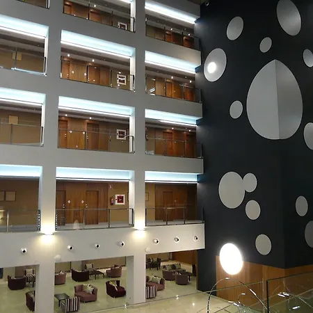 Ciudad De Ponferrada, Ascend Collection 4* بونفيراذا