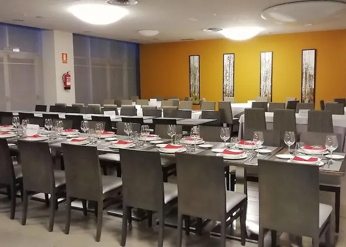 Ciudad De Ponferrada, Ascend Collection 4*