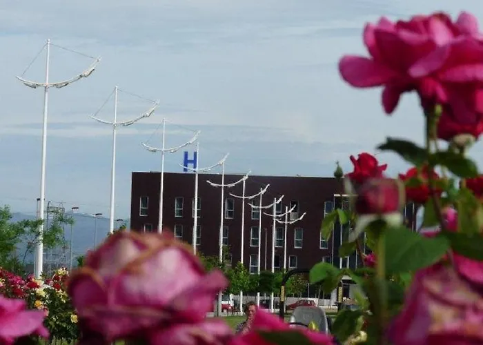 Ciudad De Ponferrada, Ascend Collection 4*