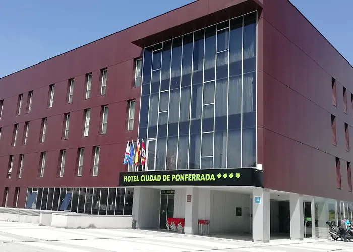 Ciudad De Ponferrada, Ascend Collection 4*
