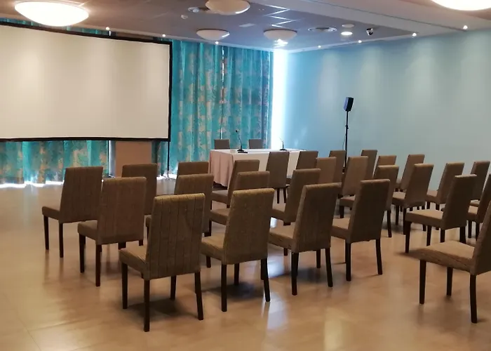 Ciudad De Ponferrada, Ascend Collection 4*